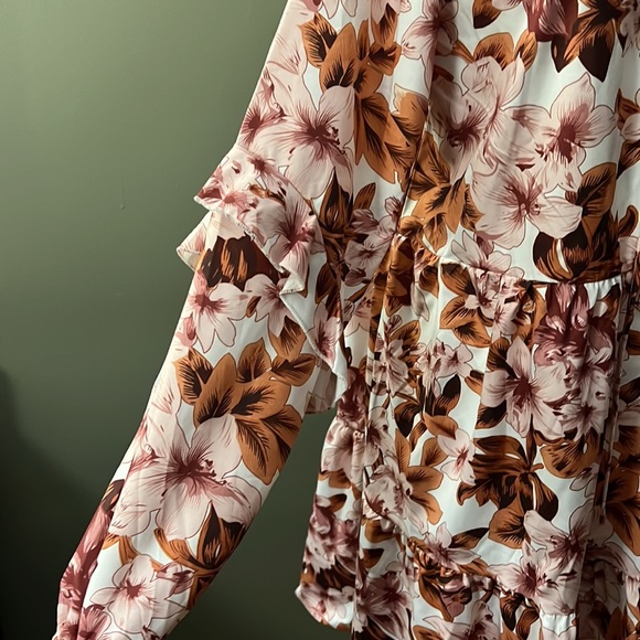 HOLIDAY SALE Floral Long Sleeve Dress - Picture 3 of 5